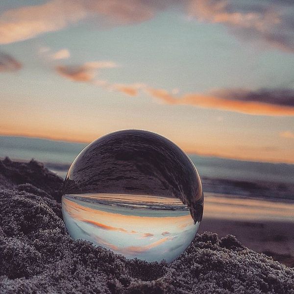 Een foto neem je niet, die creeër je by Niels Krommenhoek