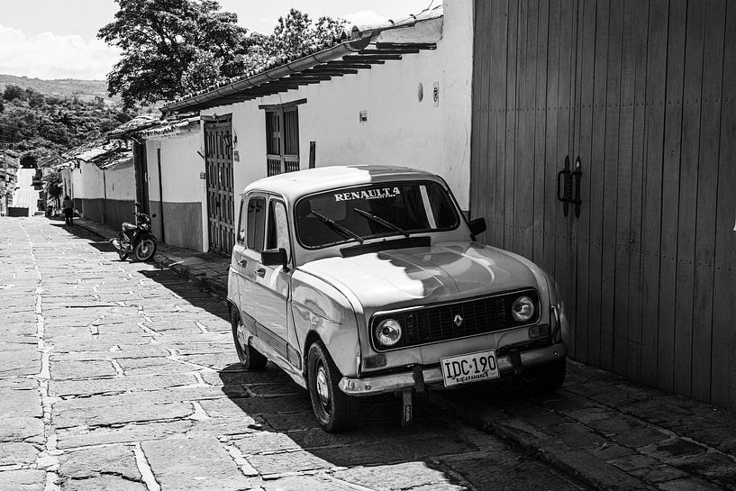 Ancienne voiture Renault 4 Amigo Fiel en Colombie | Amérique du Sud par Ellis Peeters