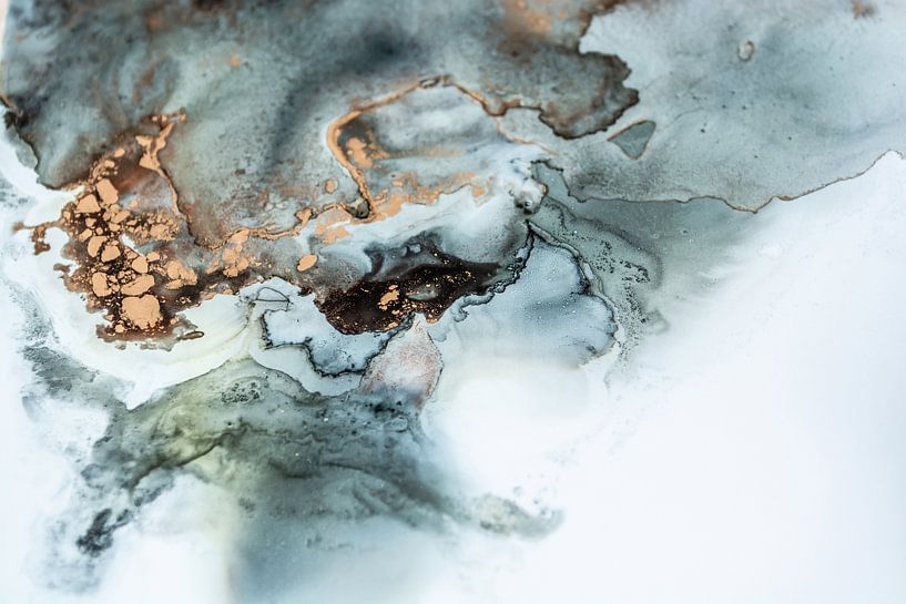 AlcoholInk Painting, Fluid Painting, Bronze, Gold, Black, White by GH Foto & Artdesign