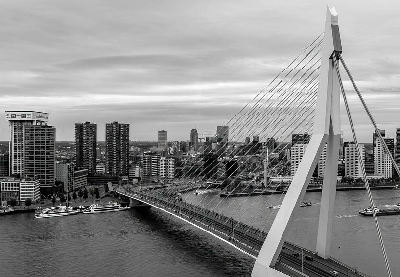 Skyline Rotterdam en noir et blanc par By Marjolein Design