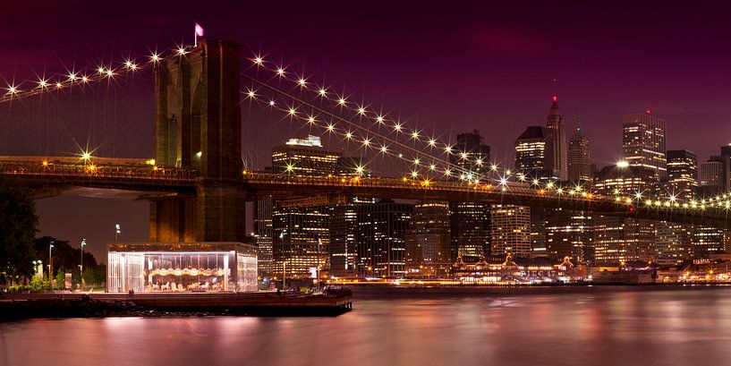 MANHATTAN Pont de Brooklyn la nuit par Melanie Viola