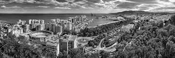 Panorama de la ville de Malaga en Espagne en noir et blanc sur Manfred Voss, Photographie Noir et Blanc