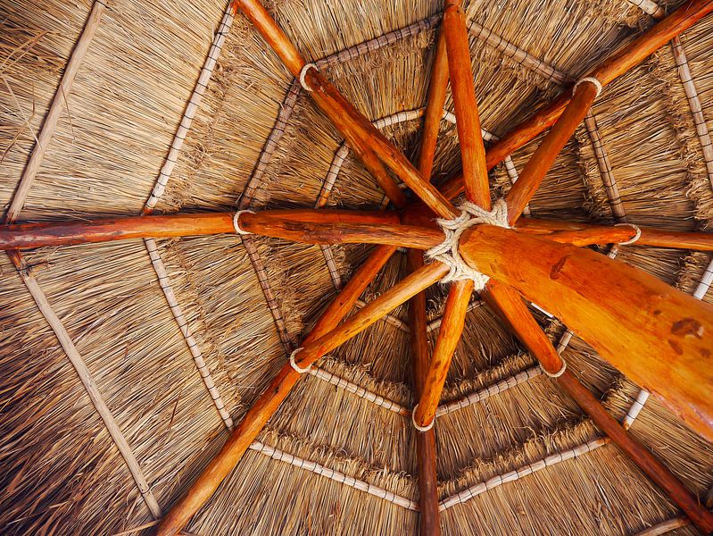 Sonnenschirm aus Korbgeflecht von Moniek van Rijbroek