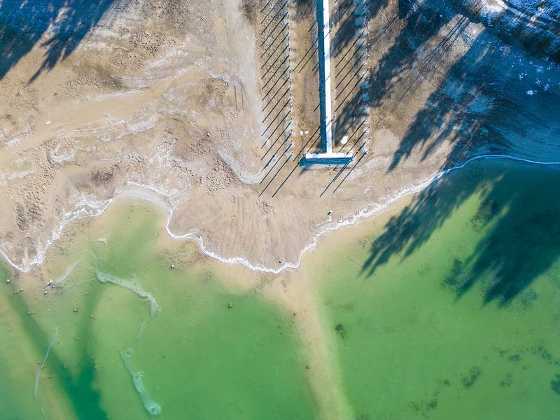 Winterlandschaft mit See und Steg von Mustafa Kurnaz
