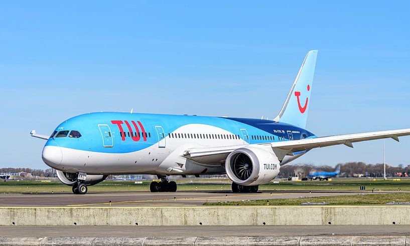 Taxiing TUI Boeing 787-8 Dreamliner. by Jaap van den Berg