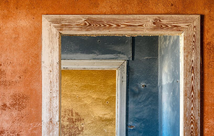 Le rouge, le bleu et le jaune en déclin par Ton van den Boogaard