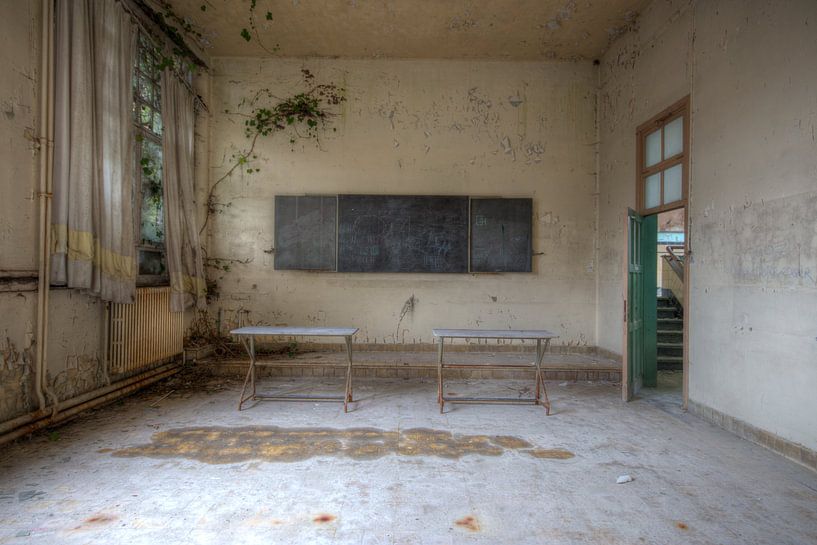 Des lieux abandonnés : L'école est finie par Urbex & Preciousdecay by Sandra