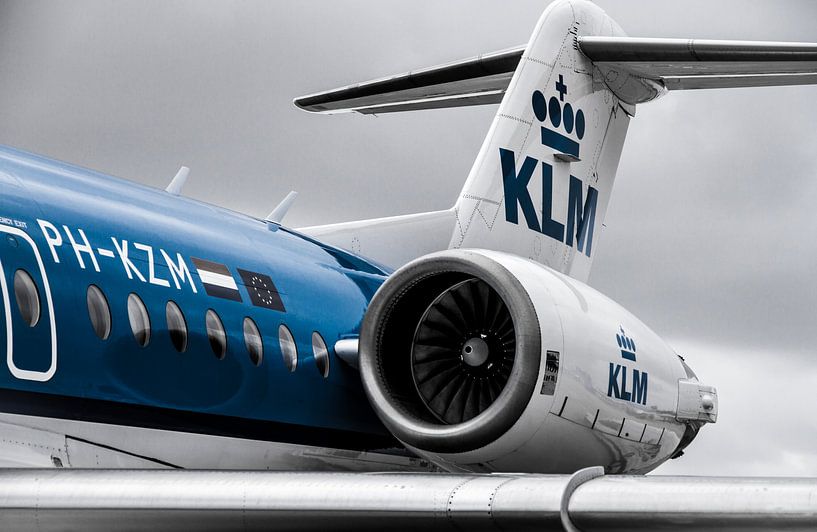 KLM Fokker 70 in Schiphol von Dirk Jan Kralt