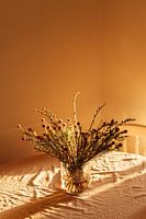 Bouquet automnal de branches avec lumière subtile - tirage photo