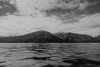 Isländischer See | Schwarze und weiße Landschaft