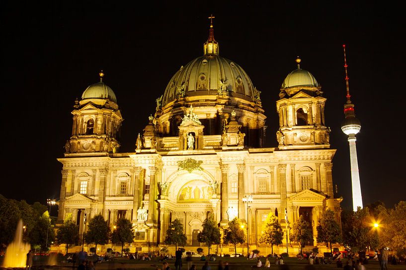 BERLIN Berliner Dom und Fernsehturm - holy tower von Bernd Hoyen