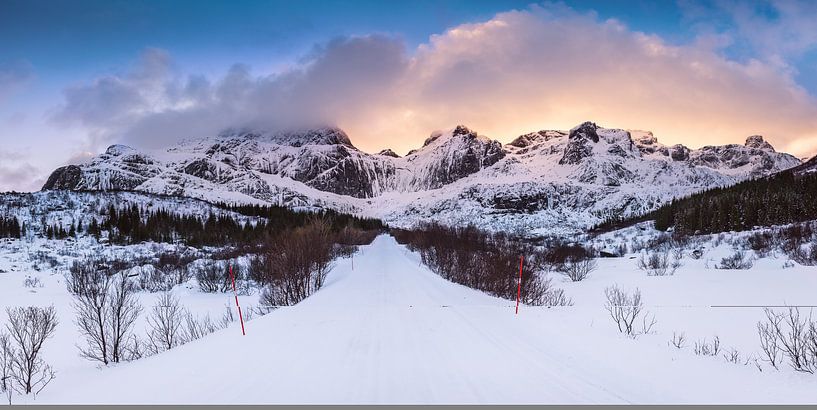Montagnes sur la route du lac Storvatnet par Arnaud Bertrande