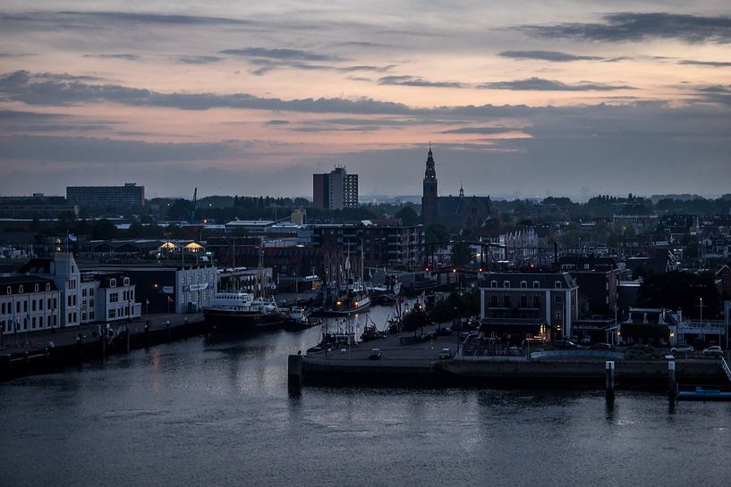 Rotterdam depuis la Nieuwe Waterweg par M  van den Hoven