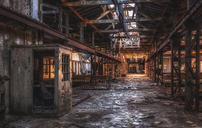 Dark by Jeroen Linnenkamp