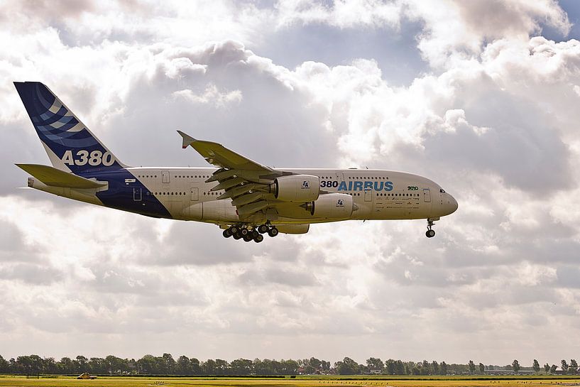 1er Airbus A380 à Schiphol (2010) par Roel Ovinge