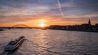 Farbenfroher Sonnenaufgang Waalkade Nijmegen