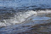 Water stroom terug slag van de golf