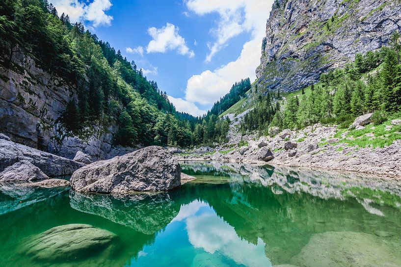 Turquiose meer in de Triglav national park van Slovenië  by Nick Chesnaye