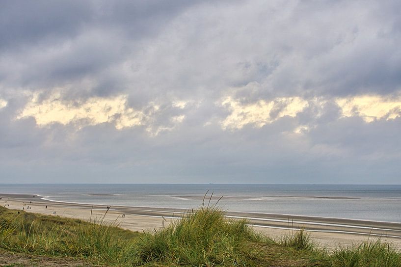 Sur la plage de Blåvand. Vue sur les dunes et la mer par Martin Köbsch