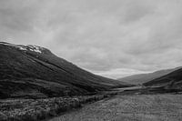 Schwarze und weiße Landschaft | Island | Dramatische Wolken