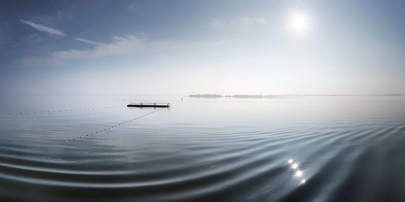 Gentle lake by Voss photography