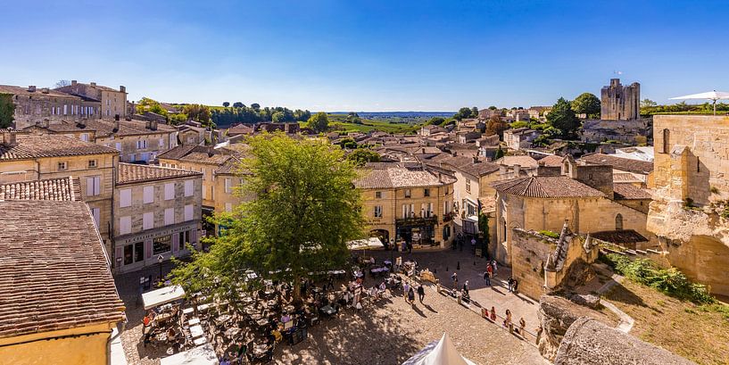 Marktplatz von Saint-Émilion in Frankreich von Werner Dieterich