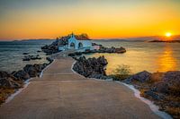 kerkje in het gouden licht