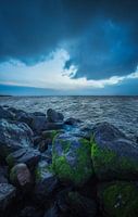 Regenwolk boven het Markermeer