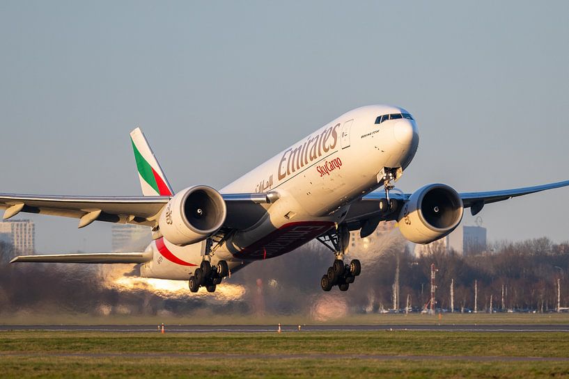 Emirates Cargo boeing 777 au décollage par Arthur Bruinen
