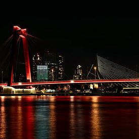 Willemsbrug Rotterdam In the evening by Esther van Dijk