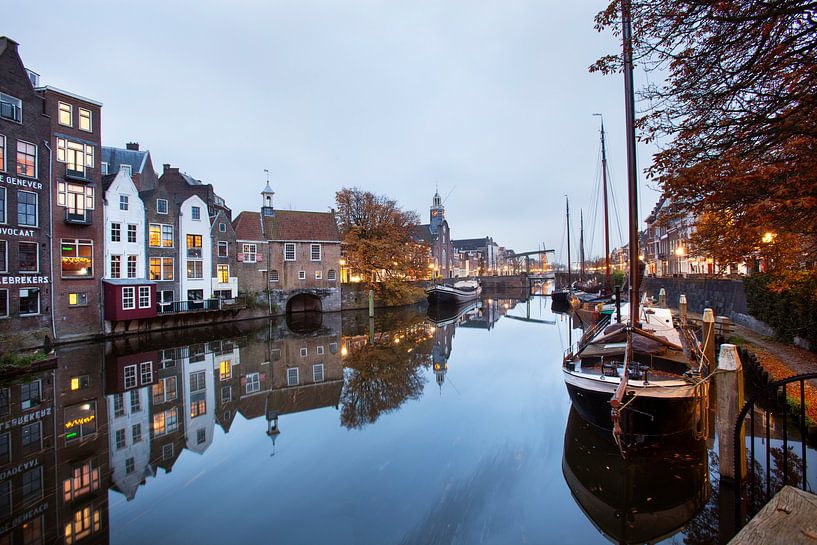 Historischer Delfshaven in der Dämmerung in Rotterdam von Peter de Kievith Fotografie