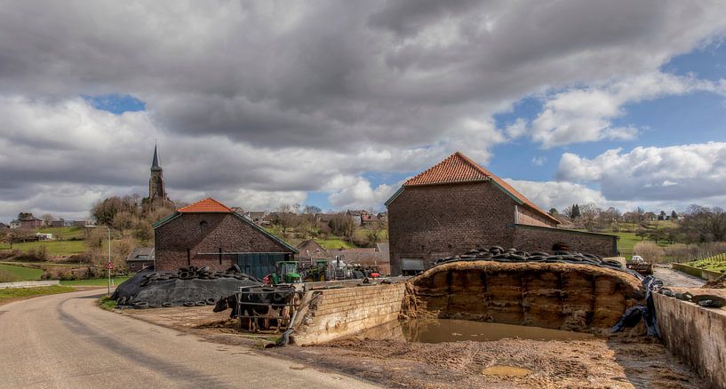 Kerkdorp Vijlen in Zuid-Limburg von John Kreukniet