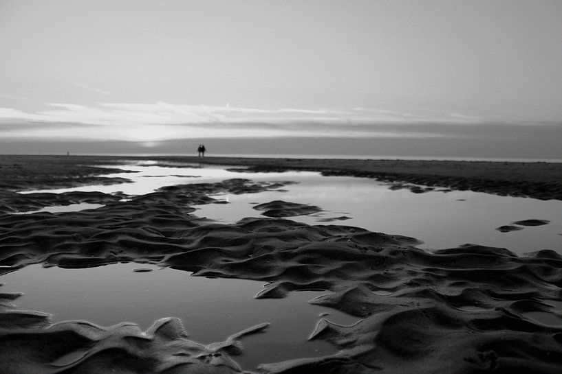 Sunset  in black and white by geen poeha