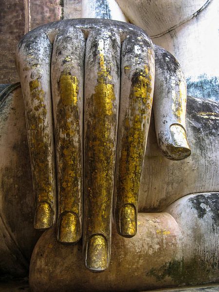 Or sur la main de Bouddha par Dieter Walther