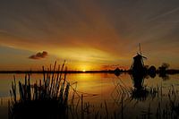 Kleurrijke zonsopkomst in een Hollands landschap