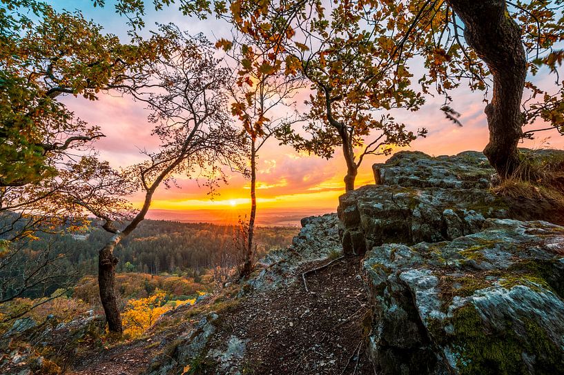 Herbstlicher Sonnenuntergang im Taunus am Zacken von Christian Klös