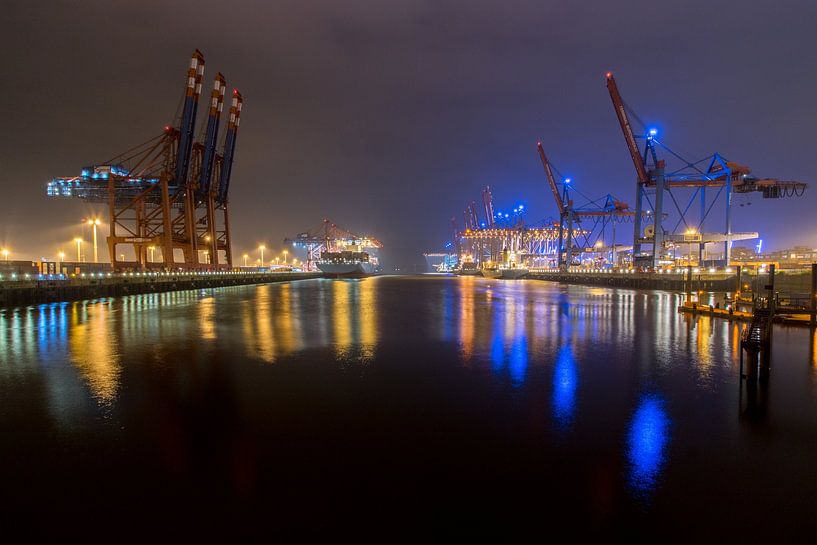 Blue Port by Tom van Dutch