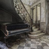 Old Piano
