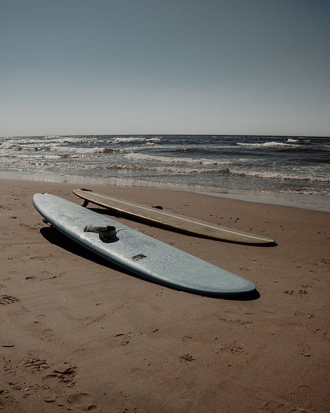 Planches de surf sur la plage par Fabiroams