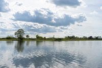 Bewölkter Himmel am Fluss IJssel