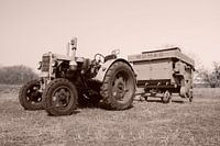 IFA RS 04 with threshing machine Wömag