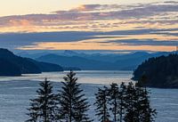 l'île de Vancouver au coucher du soleil sur la côte ouest du Canada.
