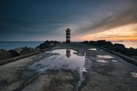 Lichthaus in Reflexion