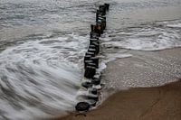 Wellenbrecher an der Küste von Zeeland.