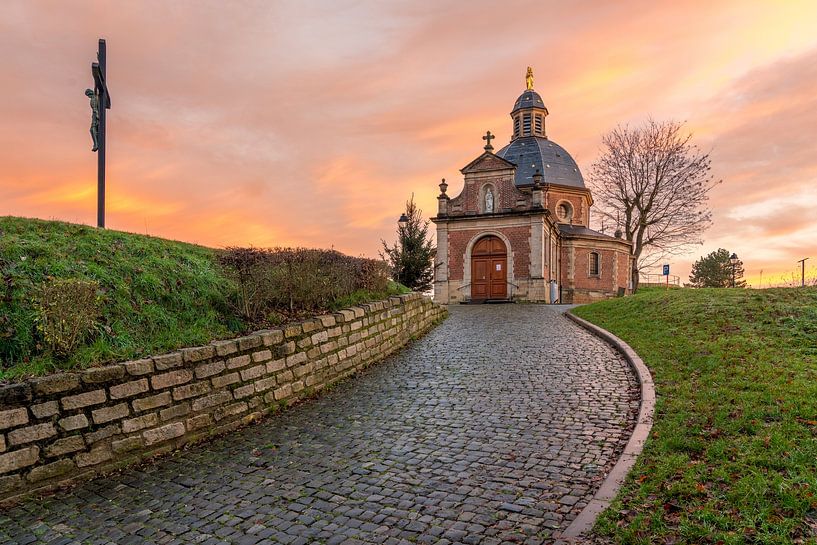 À Geraardsbergen, une belle chapelle reste sur la colline par Marcel Derweduwen