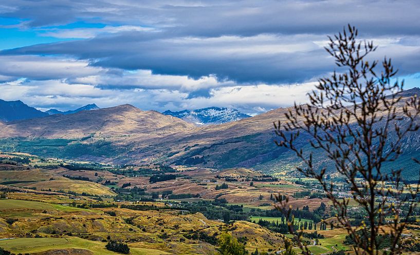 Vue sur la vallée, Lake County, Nouvelle-Zélande par Rietje Bulthuis