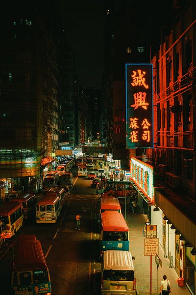 Neonlichter und rote Busse: Hongkongs Nachtleben von NZME Photography