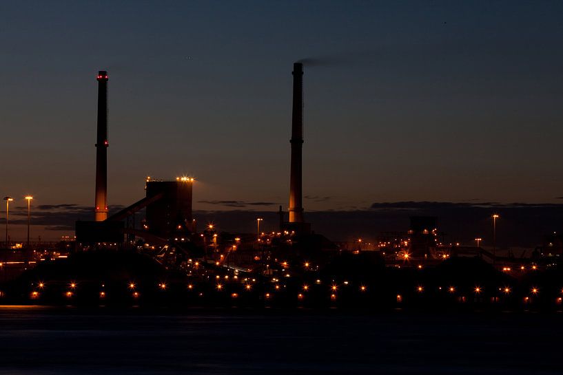 Tatasteel (hauts fourneaux Corus) IJmuiden la nuit par Arjan Groot
