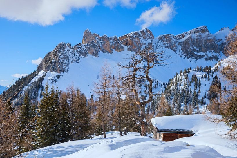 Winter im Rofan mit verschneiter Hütte von SusaZoom