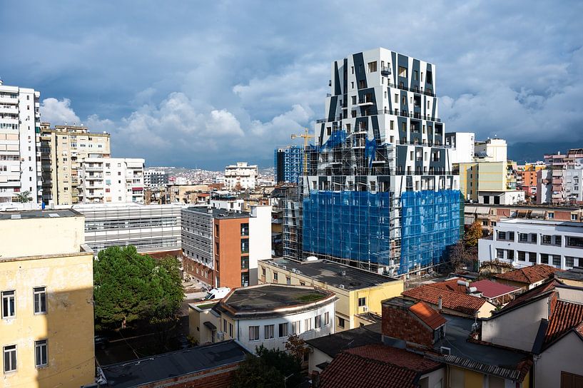 Vue de la ville de Tirana par Werner Lerooy